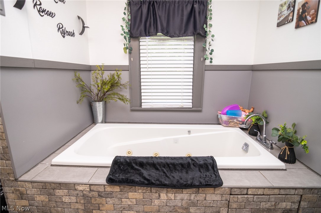 73105 Holzworth Road Flushing OH 43977