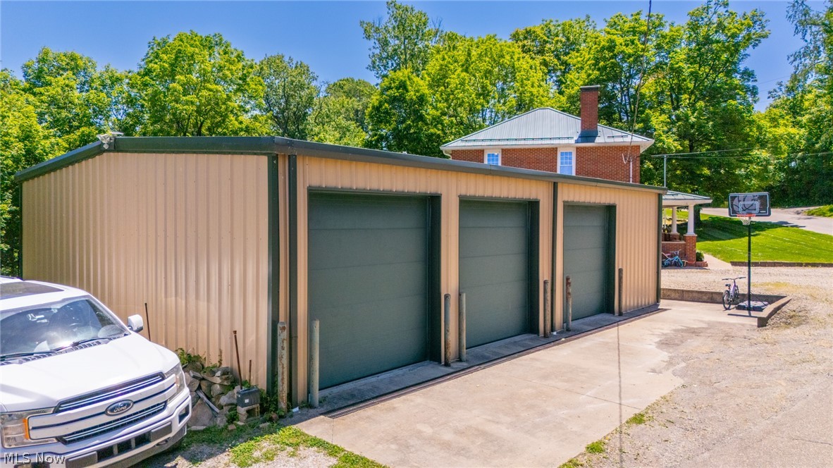 73105 Holzworth Road Flushing OH 43977