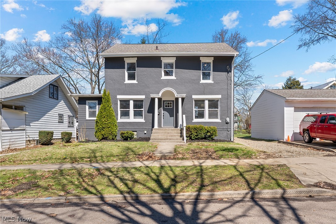 1529 Pilgrim Street Akron OH 44305