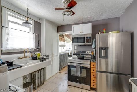 11 E 220th Street Euclid OH 44123