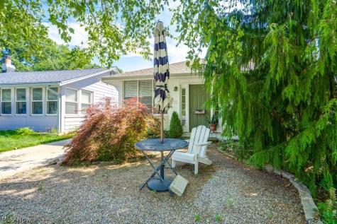11 E 220th Street Euclid OH 44123