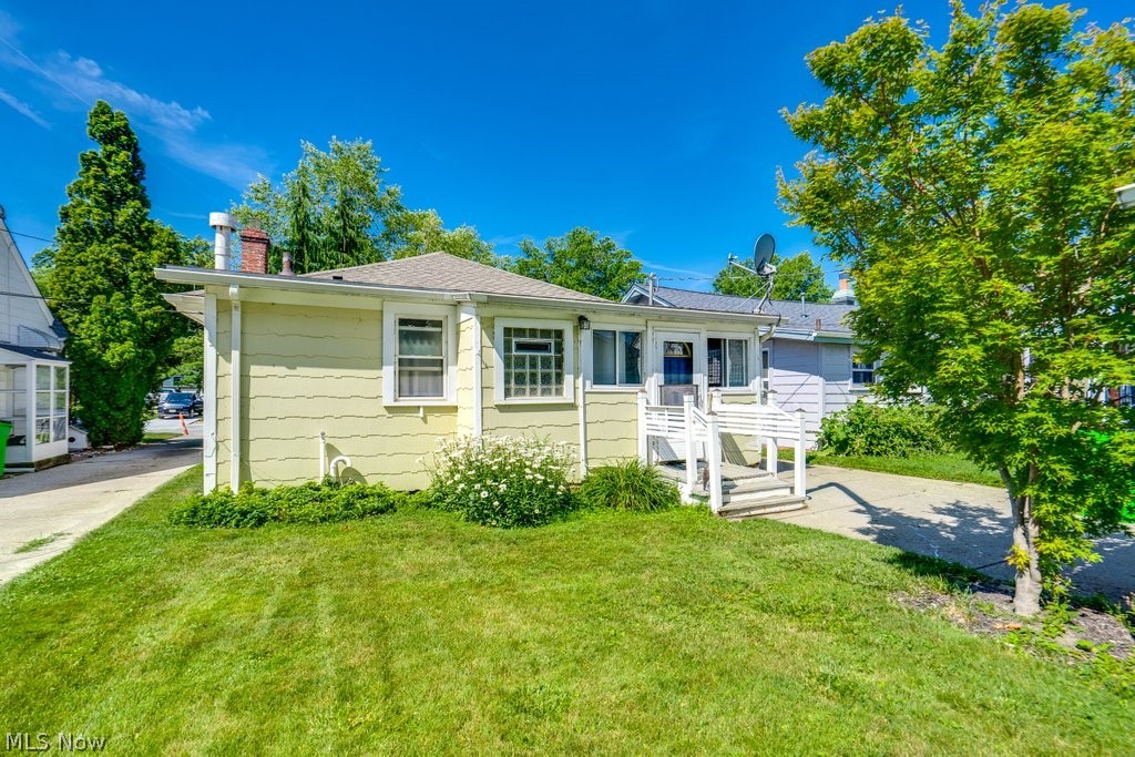11 E 220th Street Euclid OH 44123