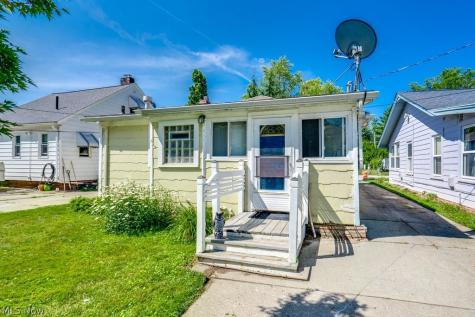 11 E 220th Street Euclid OH 44123
