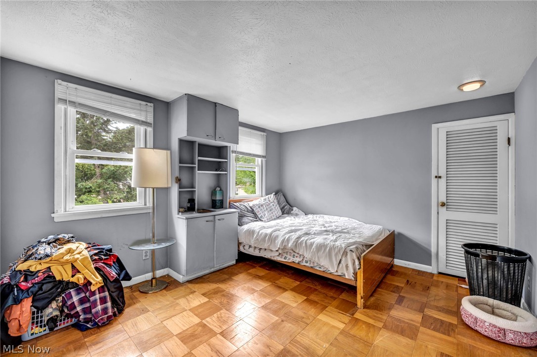 6294 Alexandria Drive Parma Heights OH 44130