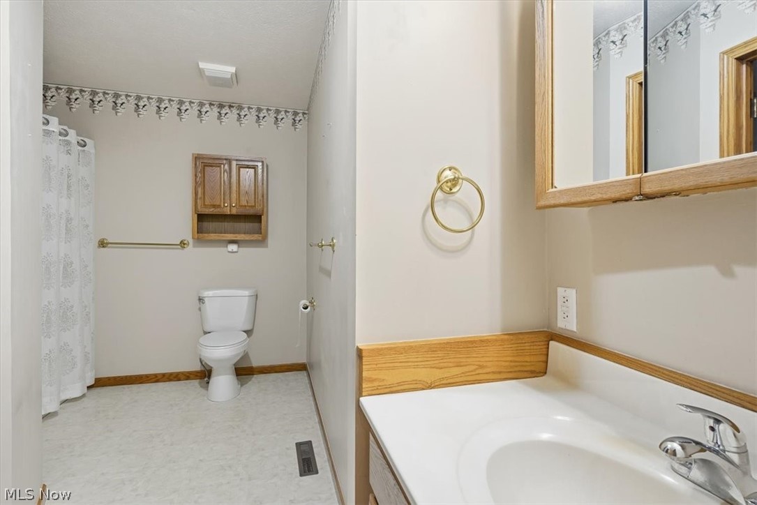 1344 Meadowbrook Lane NE Carrollton OH 44615