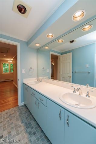 7859 Sugarbush Lane Gates Mills OH 44040