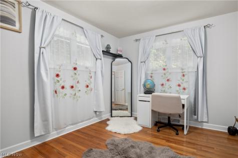 837 E Dartmoor Avenue Seven Hills OH 44131