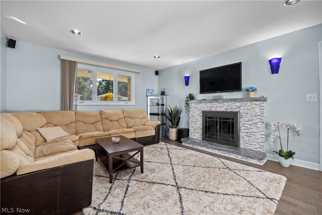 837 E Dartmoor Avenue Seven Hills OH 44131