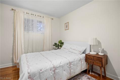 837 E Dartmoor Avenue Seven Hills OH 44131