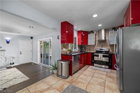 837 E Dartmoor Avenue Seven Hills OH 44131