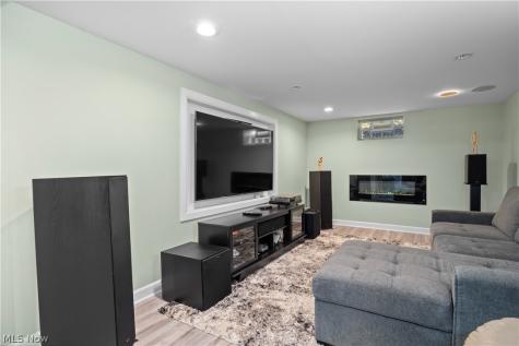 837 E Dartmoor Avenue Seven Hills OH 44131