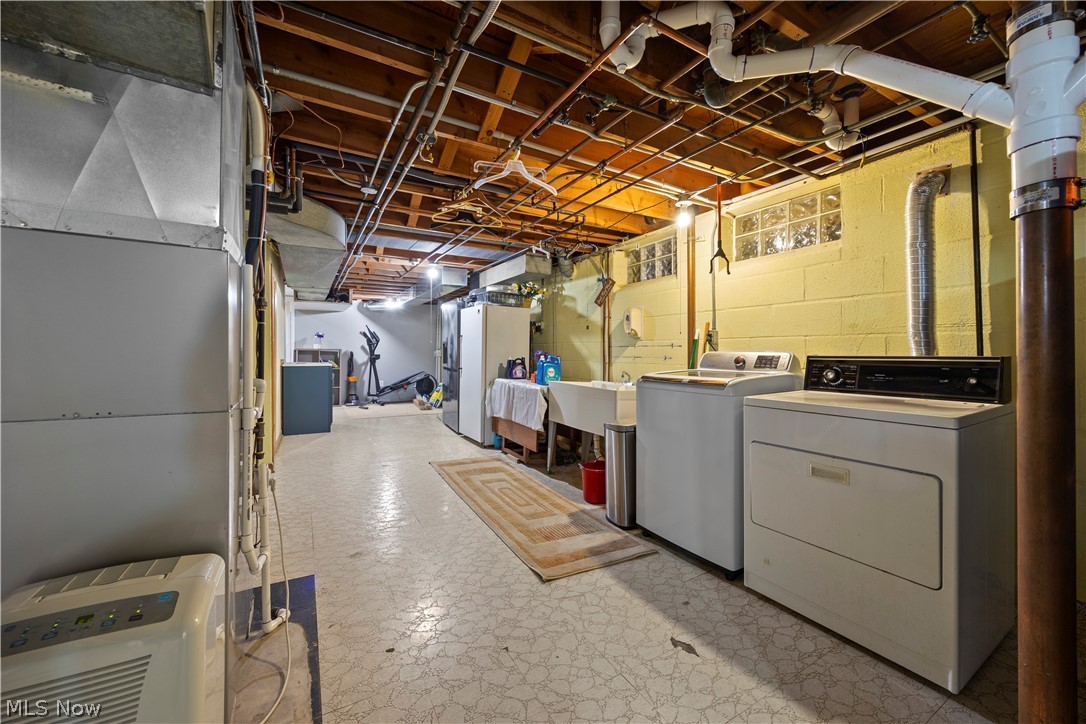 837 E Dartmoor Avenue Seven Hills OH 44131