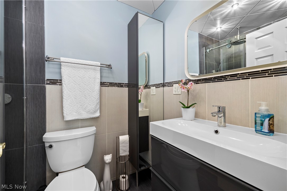 837 E Dartmoor Avenue Seven Hills OH 44131