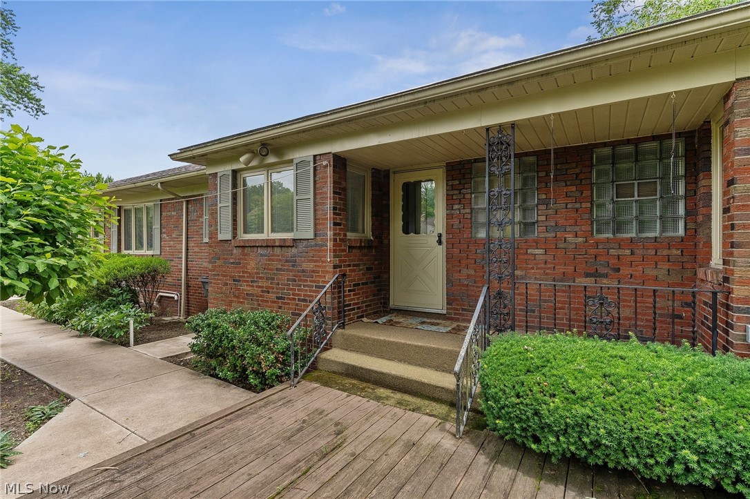 4122 Devon Drive SE Warren OH 44484