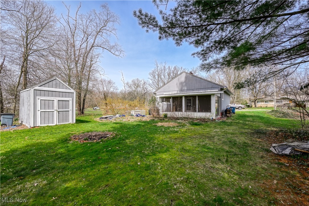 2424 Hennetta Avenue Akron OH 44320