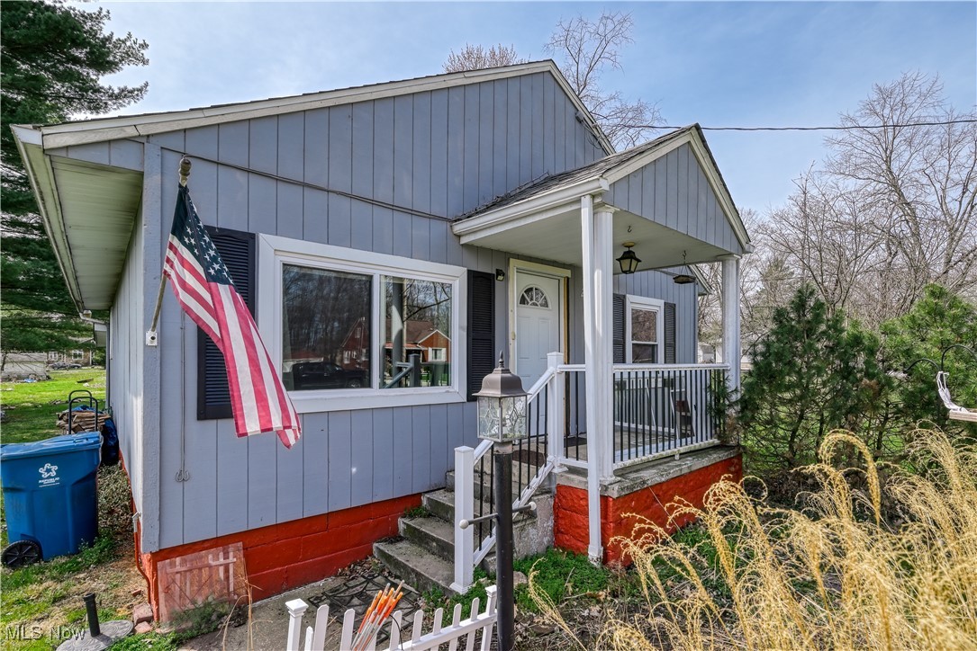 2424 Hennetta Avenue Akron OH 44320