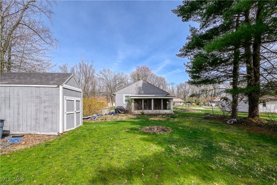 2424 Hennetta Avenue Akron OH 44320