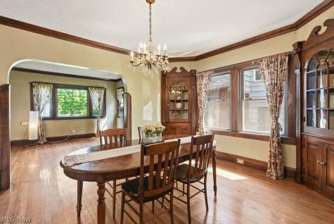 17513 Laverne Avenue Cleveland OH 44135