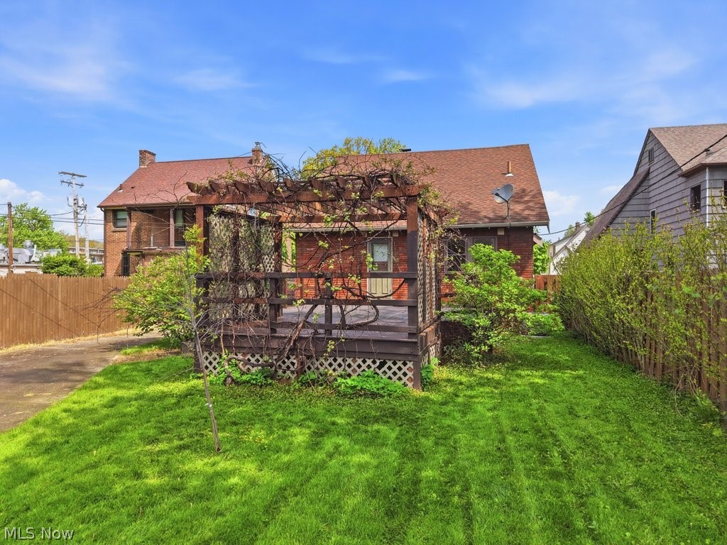 17513 Laverne Avenue Cleveland OH 44135