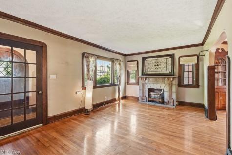 17513 Laverne Avenue Cleveland OH 44135