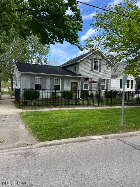 5742 South Street Vermilion OH 44089