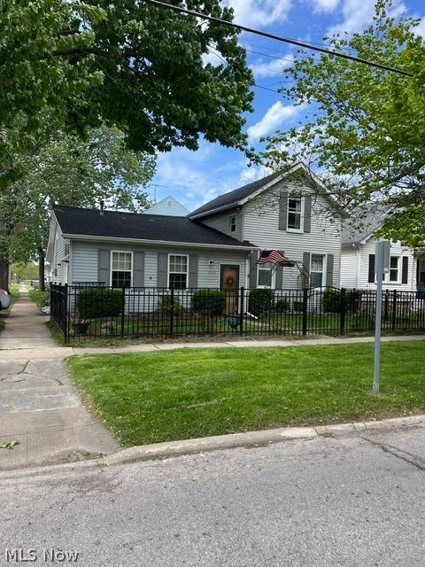 5742 South Street Vermilion OH 44089
