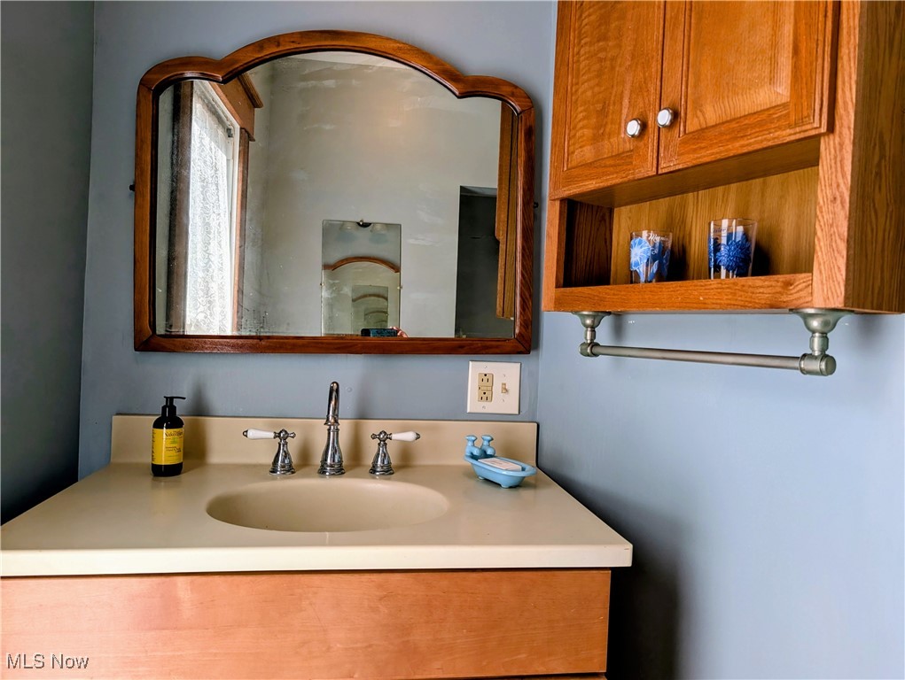 262 N 5th Street Mcconnelsville OH 43756