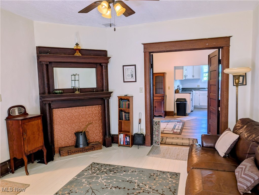 262 N 5th Street Mcconnelsville OH 43756