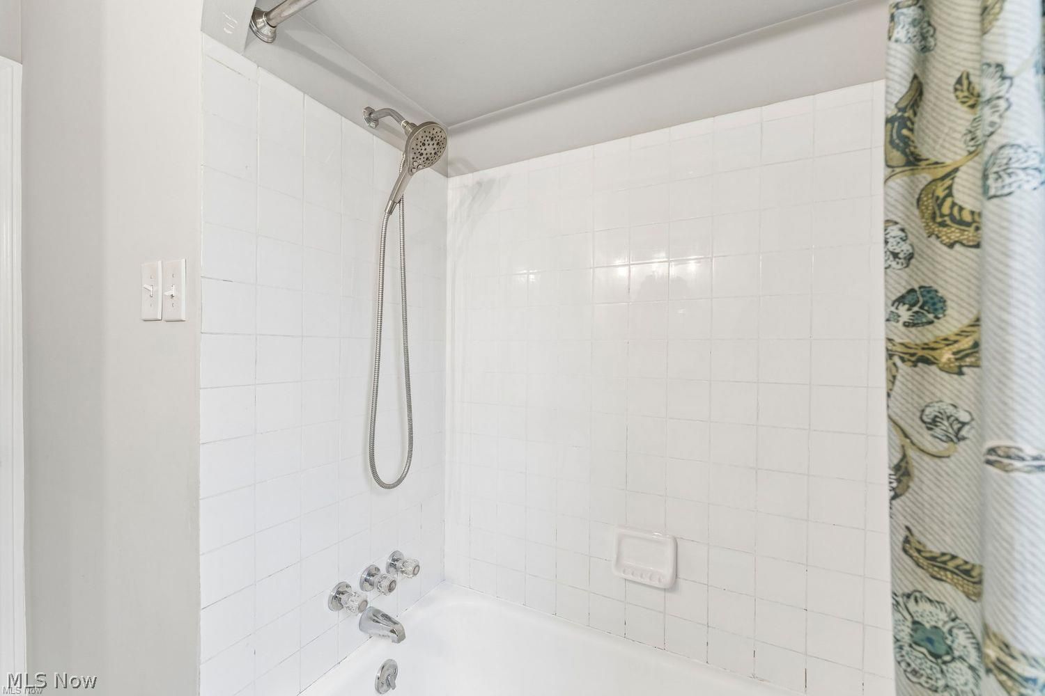 24230 Knickerbocker Road Bay Village OH 44140
