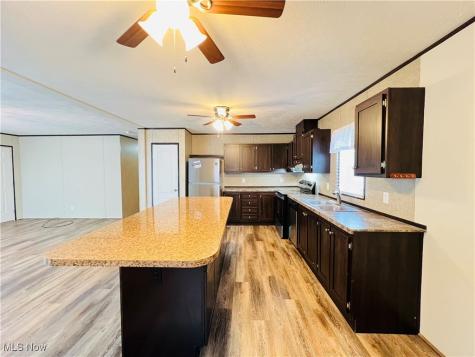268 Twin Lakes Elyria OH 44035
