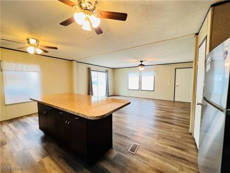 268 Twin Lakes Elyria OH 44035