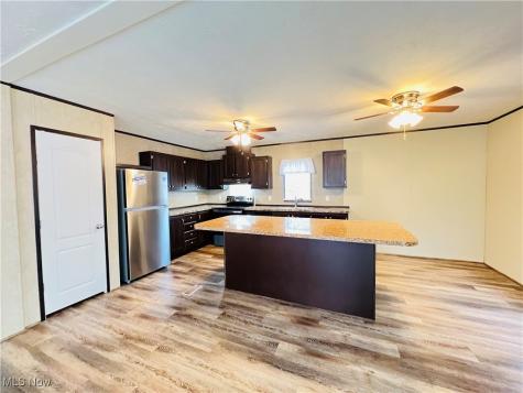 268 Twin Lakes Elyria OH 44035