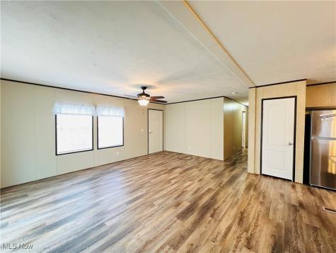 268 Twin Lakes Elyria OH 44035