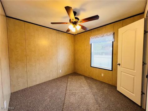 268 Twin Lakes Elyria OH 44035