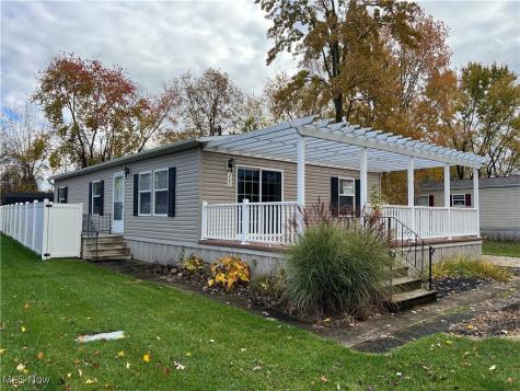 268 Twin Lakes Elyria OH 44035