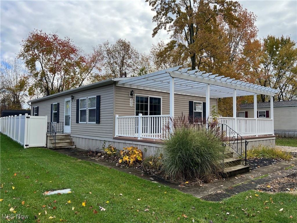 268 Twin Lakes Elyria OH 44035