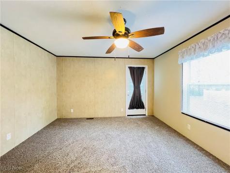 268 Twin Lakes Elyria OH 44035