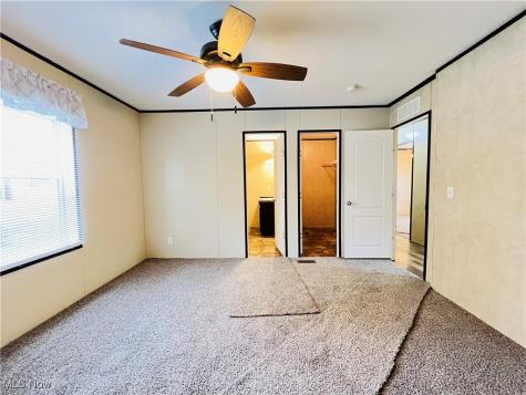 268 Twin Lakes Elyria OH 44035