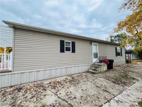 268 Twin Lakes Elyria OH 44035