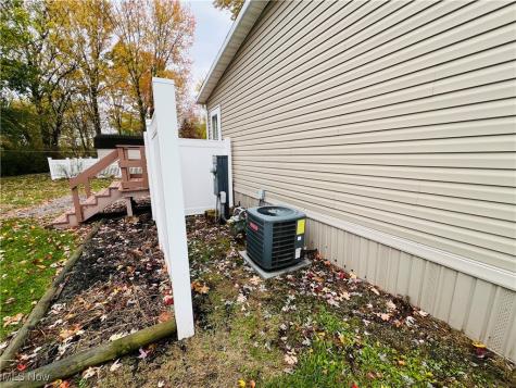 268 Twin Lakes Elyria OH 44035