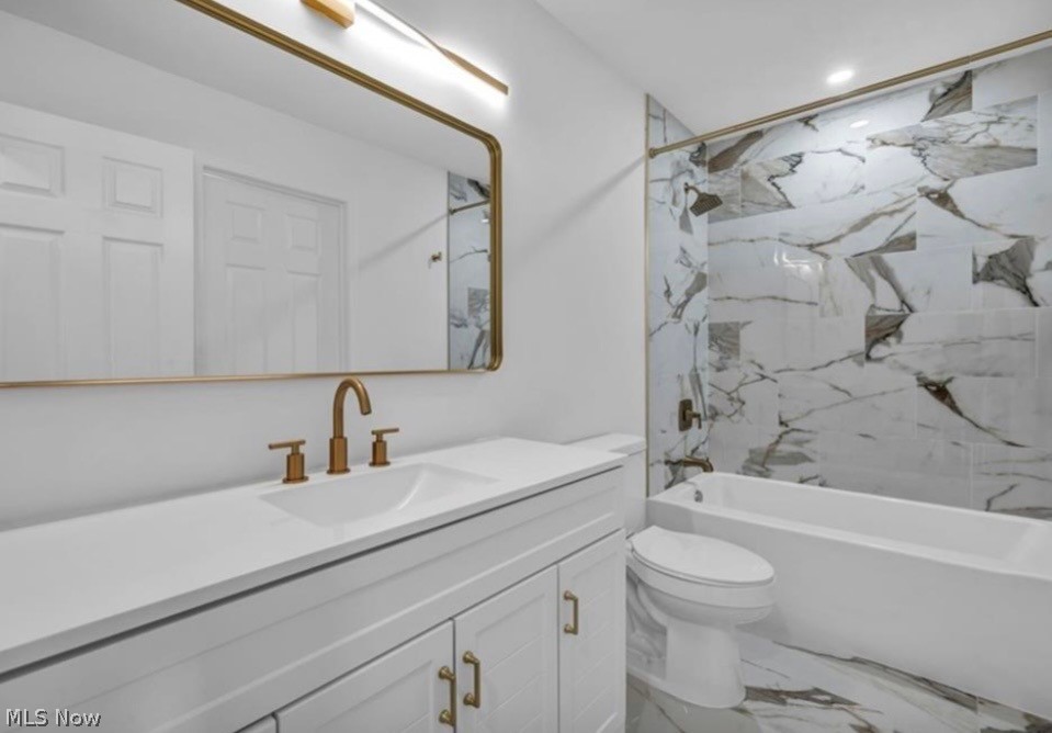 7602 Hickory Oakwood Village OH 44146
