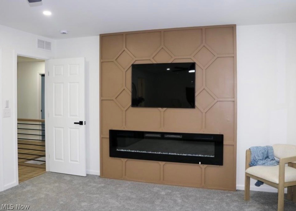 7602 Hickory Oakwood Village OH 44146