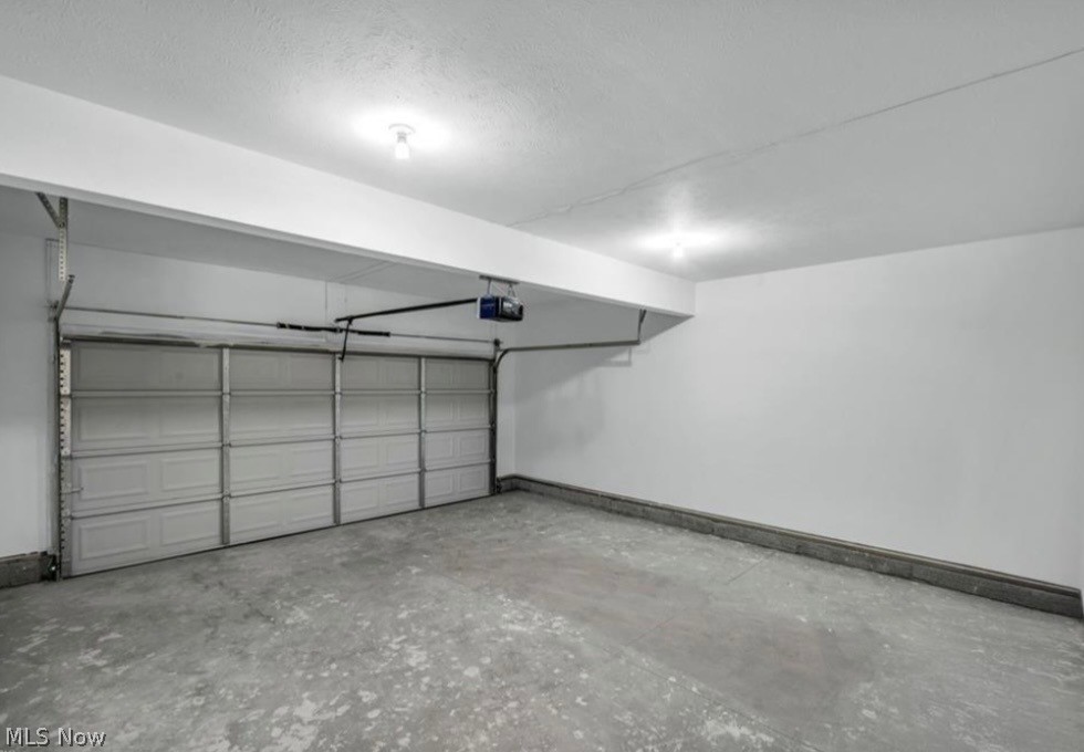 7602 Hickory Oakwood Village OH 44146