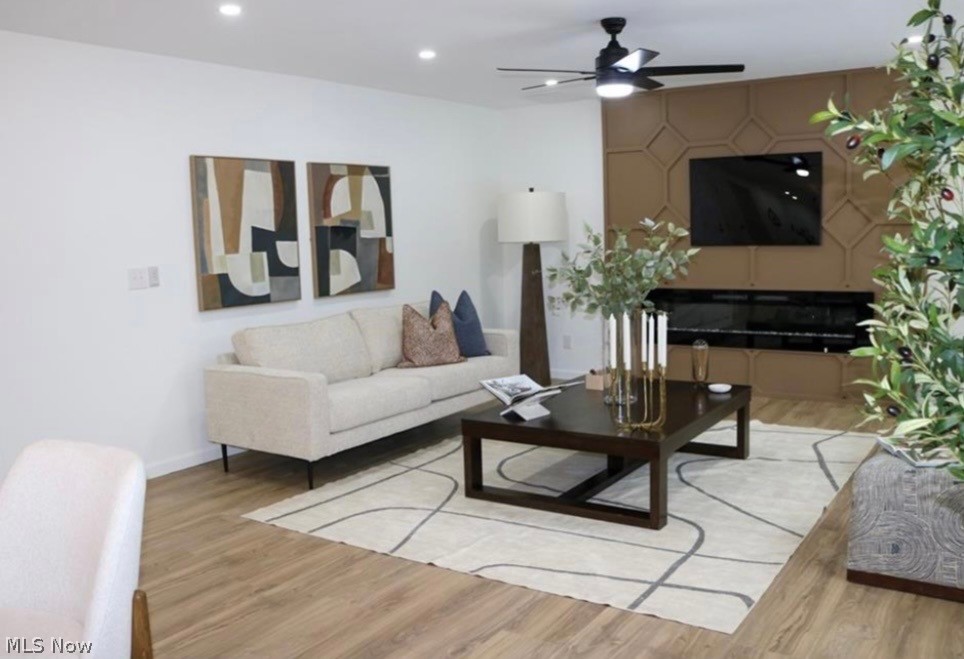7602 Hickory Oakwood Village OH 44146