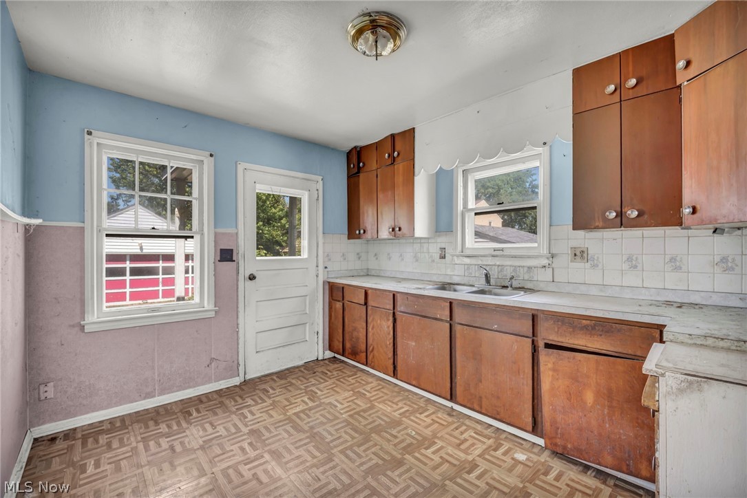 718 E 343rd Street Eastlake OH 44095