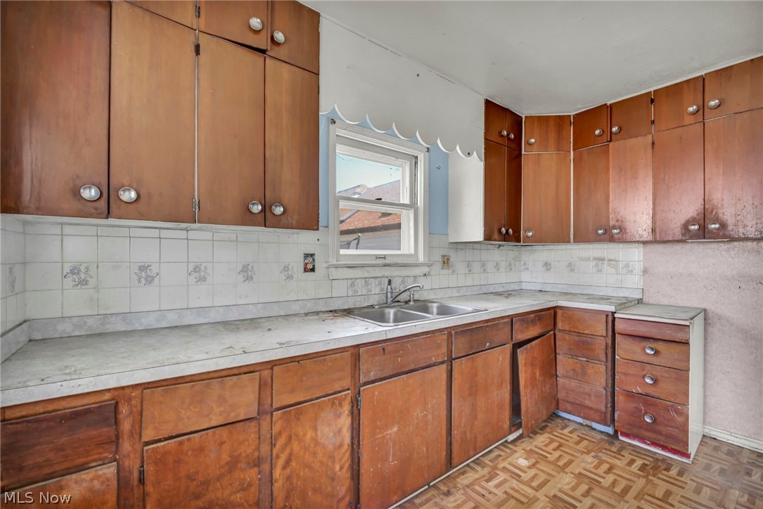 718 E 343rd Street Eastlake OH 44095