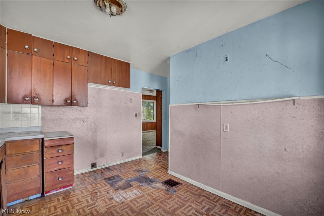 718 E 343rd Street Eastlake OH 44095