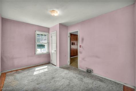 718 E 343rd Street Eastlake OH 44095