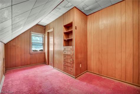 718 E 343rd Street Eastlake OH 44095