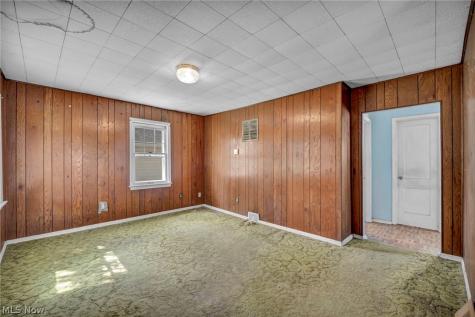 718 E 343rd Street Eastlake OH 44095